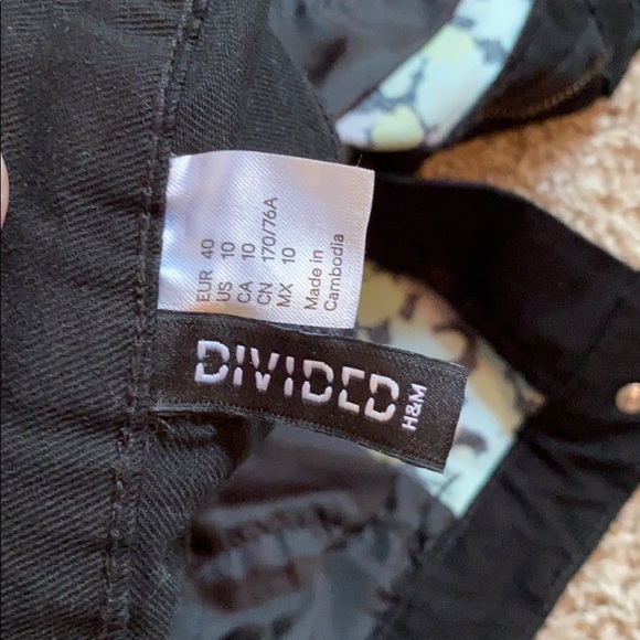 H&M Short Shorts - Picture 3 of 3